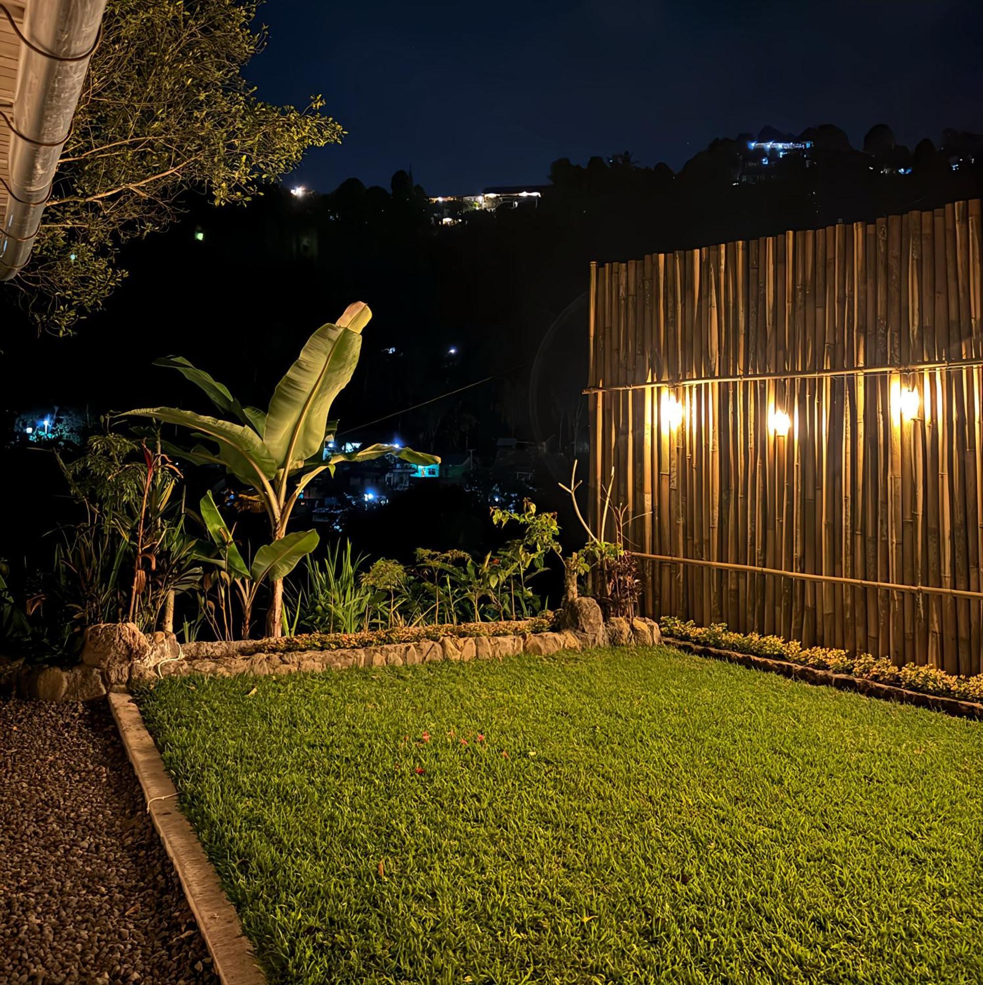 Little Munduk, Full Private Villa 외부 사진
